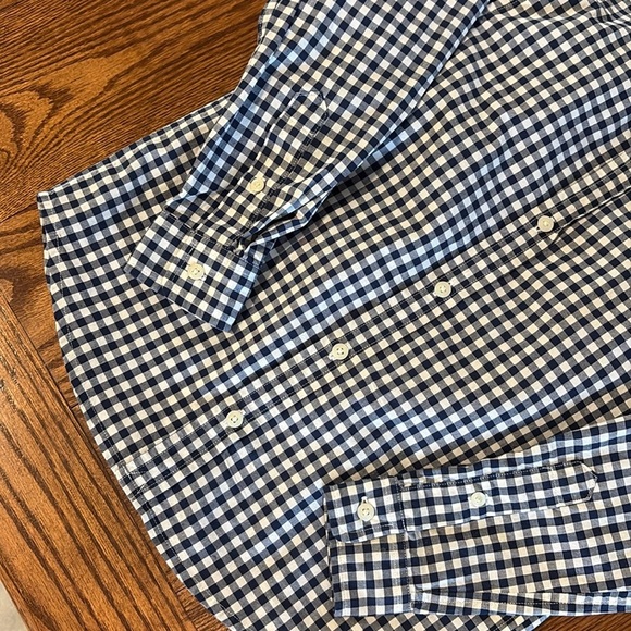 Vineyard Vines boys Blue and White checkered plaid Casual Button Down Shirt med - Picture 4 of 10